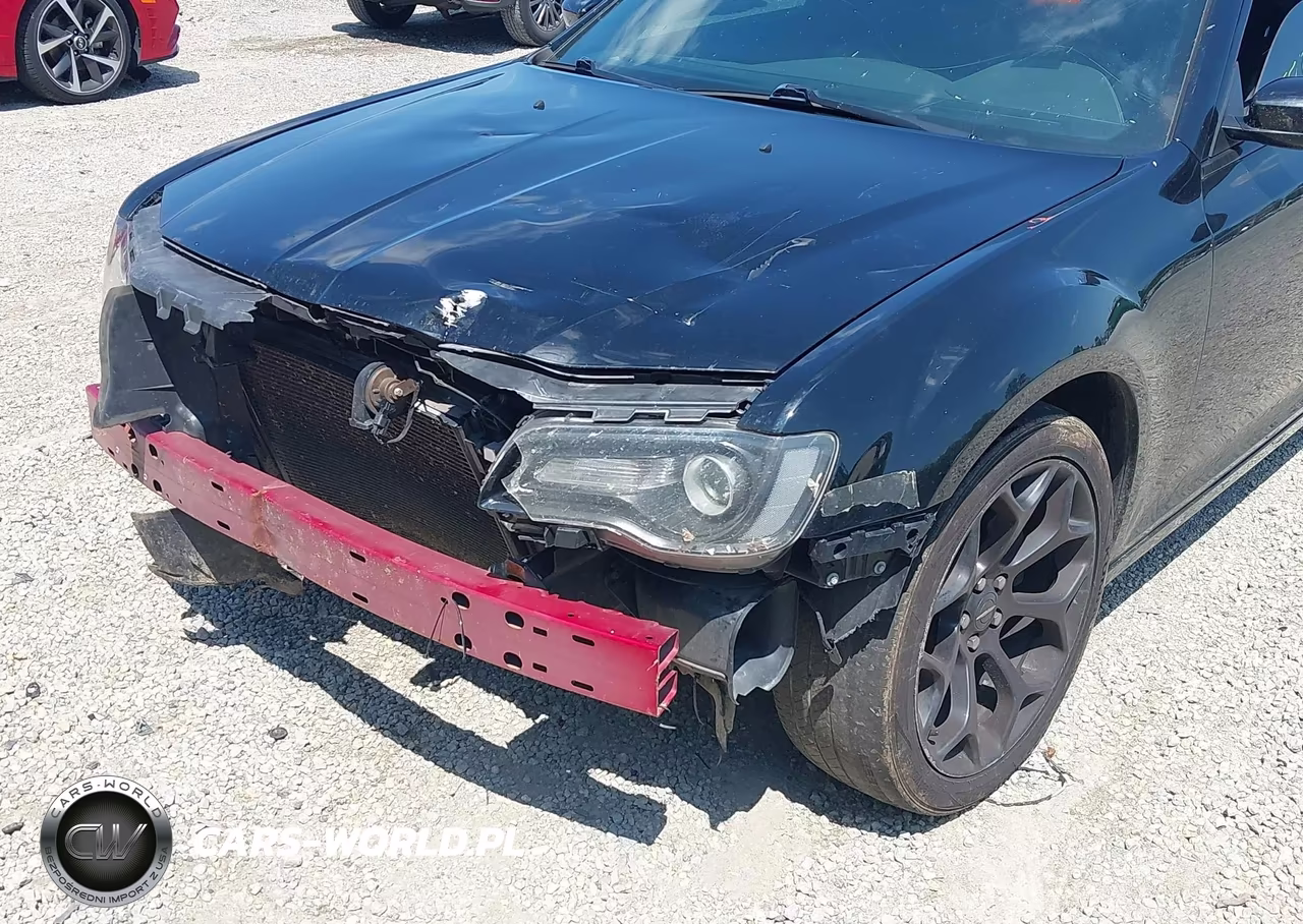 2019 Chrysler 300 VIN:2C3CCABG4KH585446 - 18