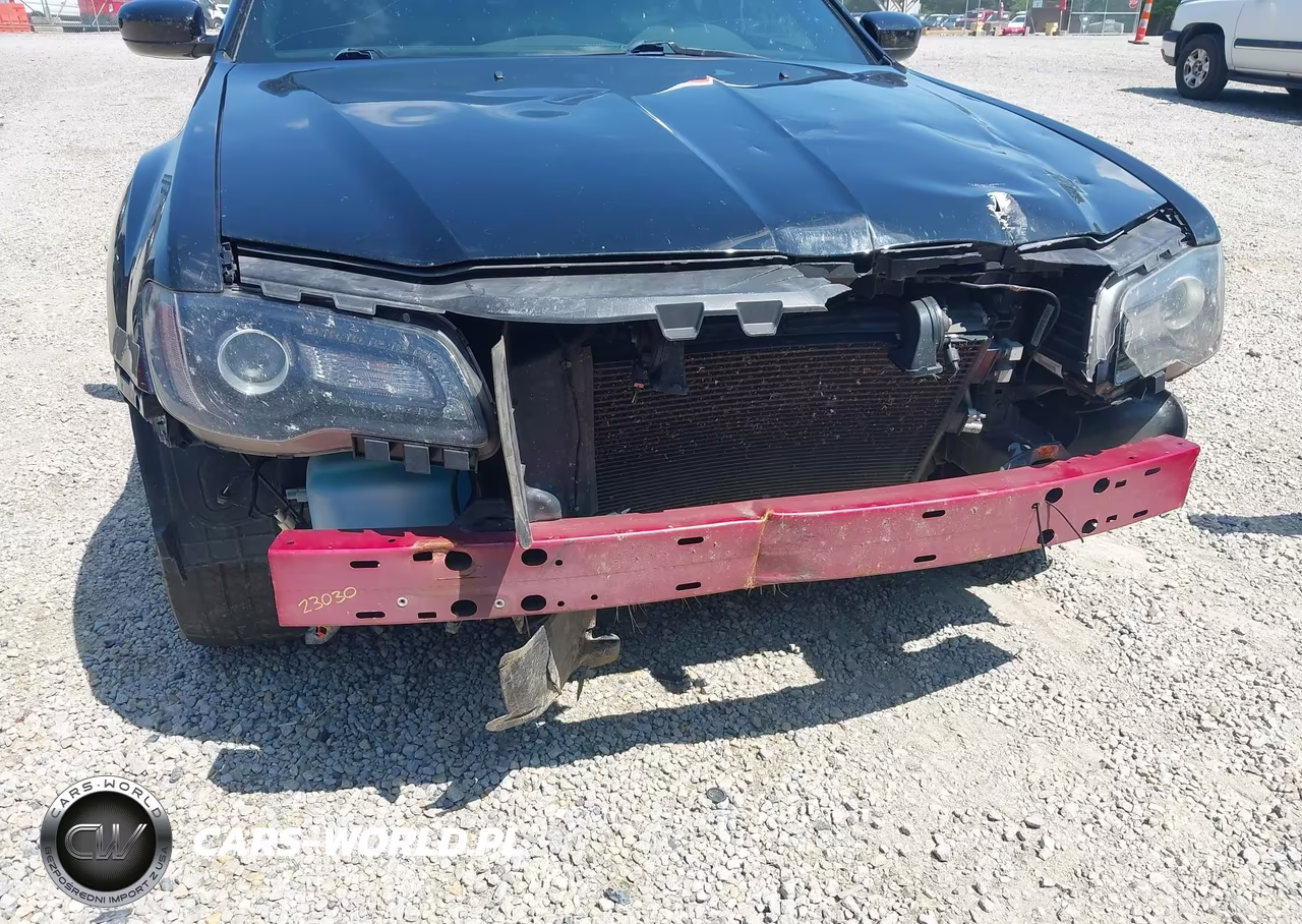 2019 Chrysler 300 VIN:2C3CCABG4KH585446 - 6