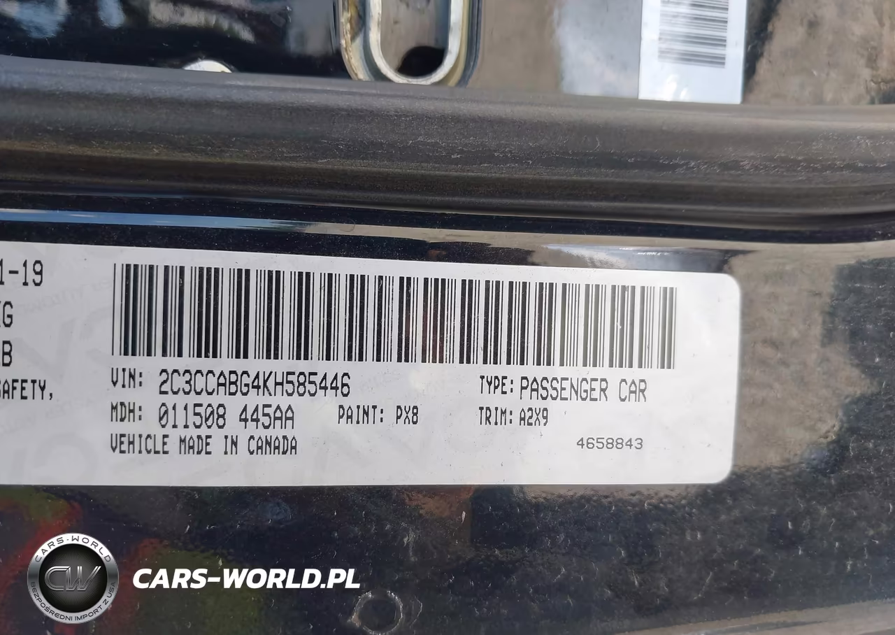 2019 Chrysler 300 VIN:2C3CCABG4KH585446 - 9