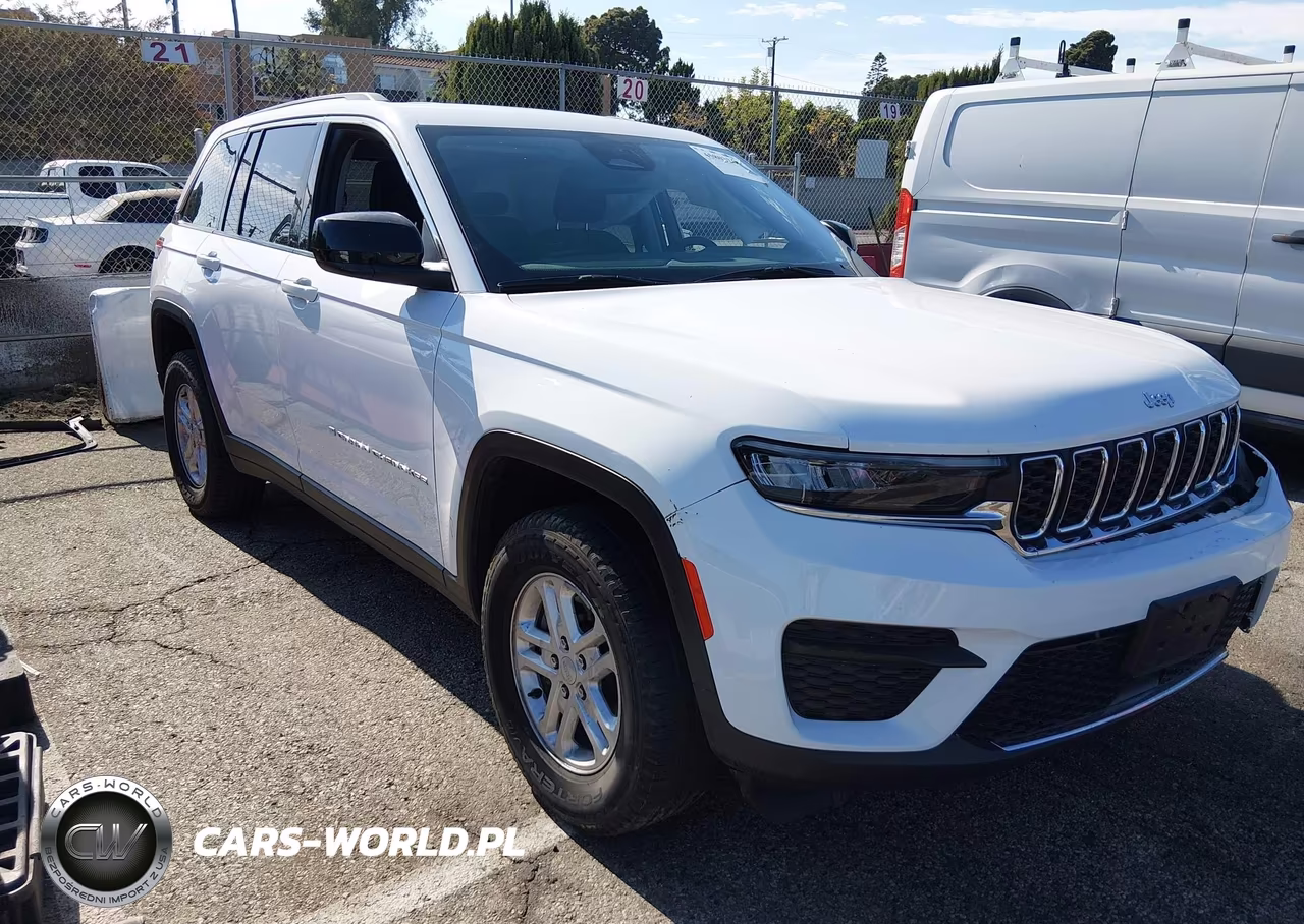 2023 Jeep Grand Cherokee Laredo 4X2 VIN:1C4RJGAG3PC662866 - 1