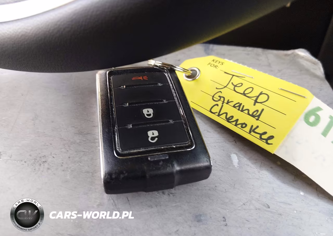 2023 Jeep Grand Cherokee Laredo 4X2 VIN:1C4RJGAG3PC662866 - 11
