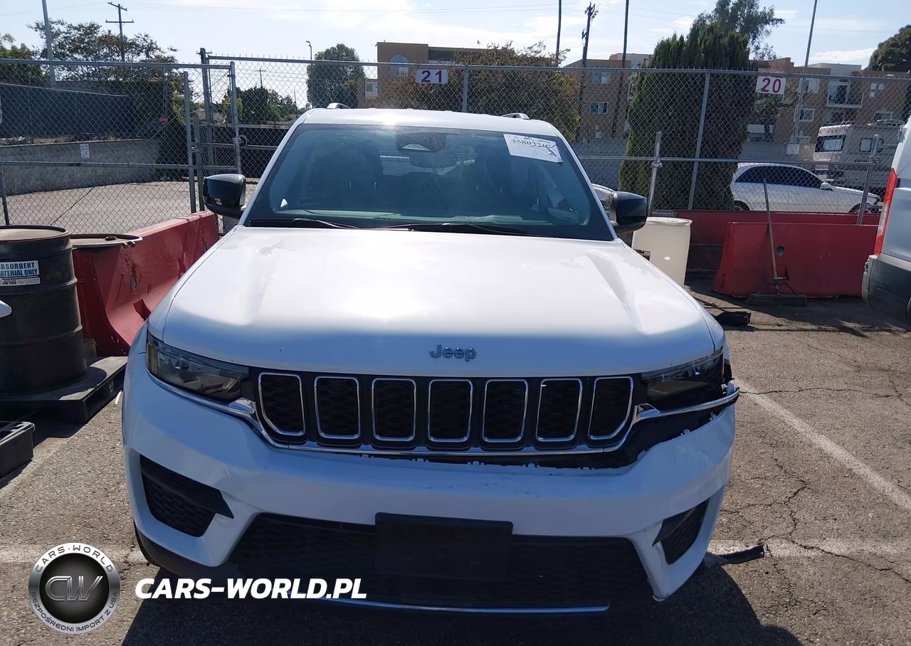 2023 Jeep Grand Cherokee Laredo 4X2 VIN:1C4RJGAG3PC662866 - 12