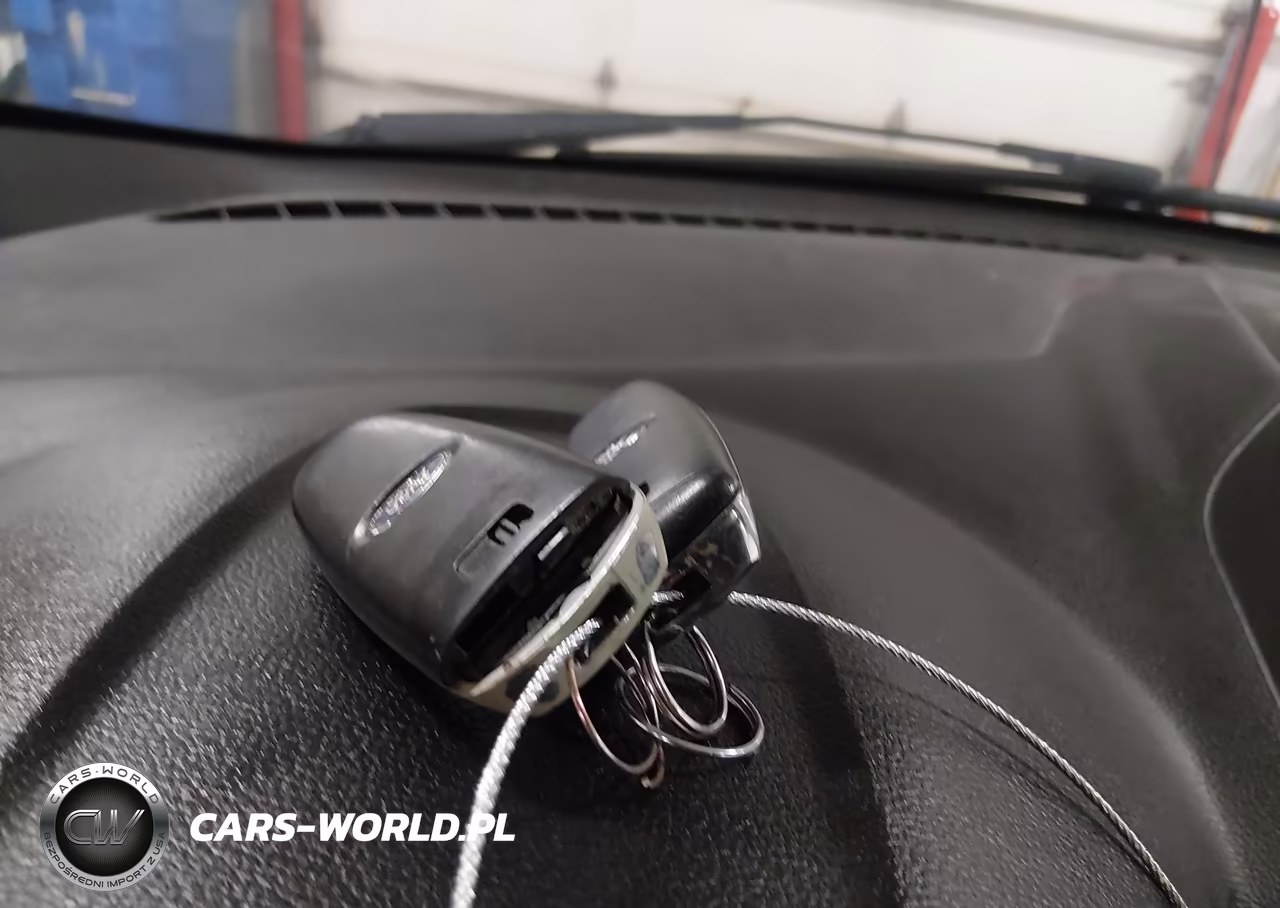 2017 Ford Escape Titanium VIN:1FMCU9J90HUB22098 - 11