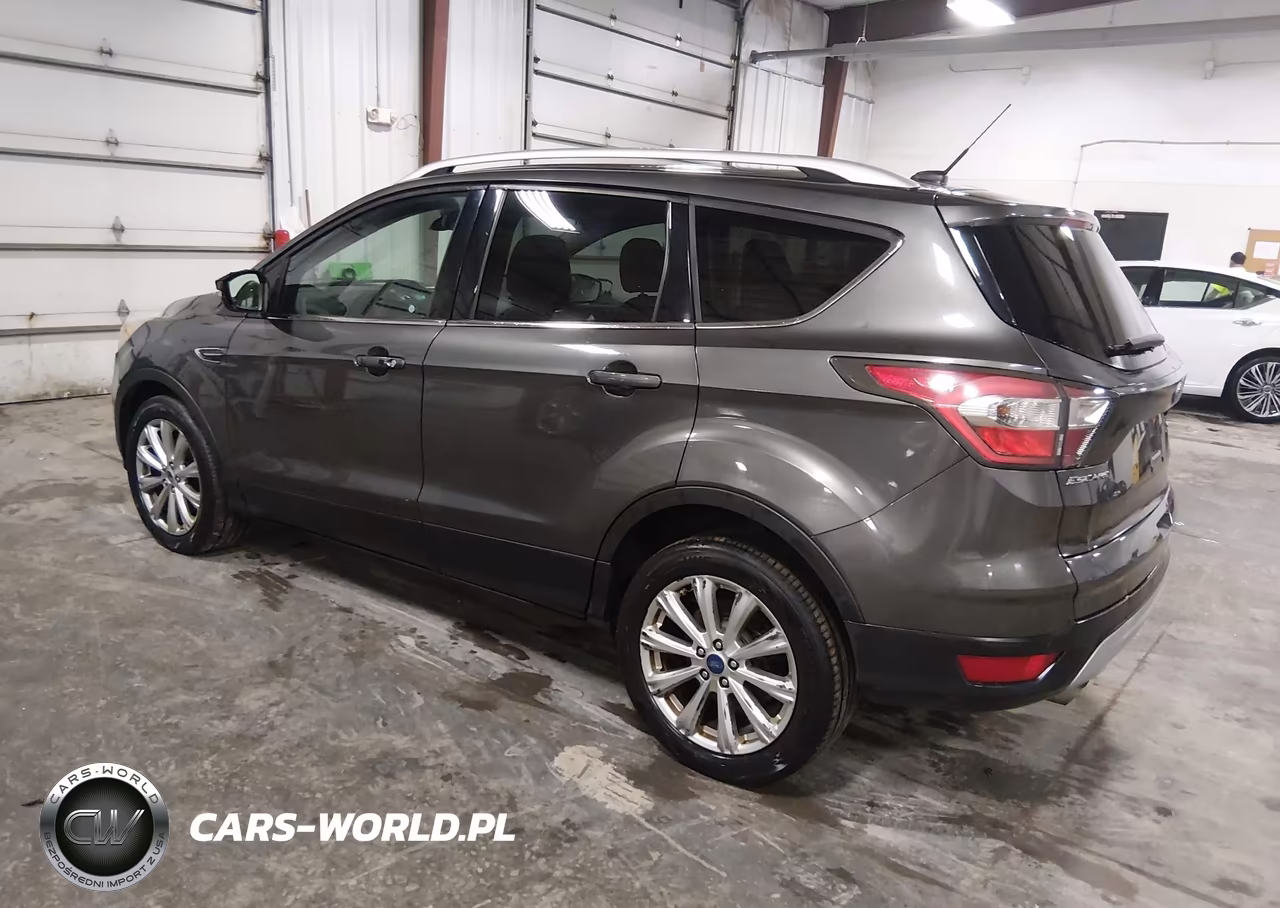2017 Ford Escape Titanium VIN:1FMCU9J90HUB22098 - 3