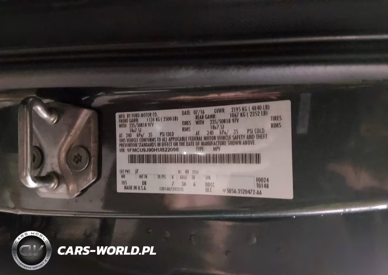 2017 Ford Escape Titanium VIN:1FMCU9J90HUB22098 - 9