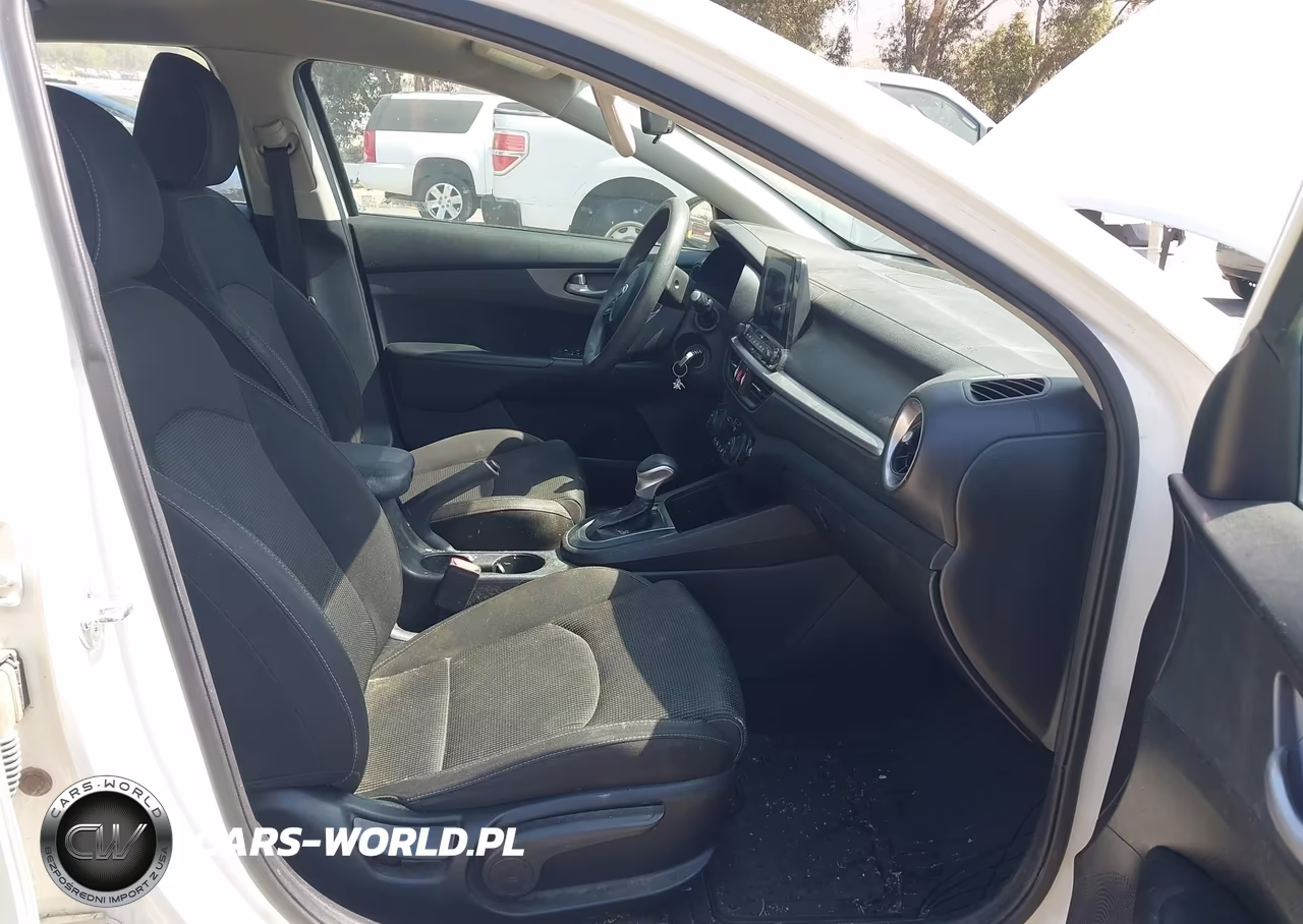 2019 Kia Forte Lxs VIN:3KPF24AD7KE010841 - 5