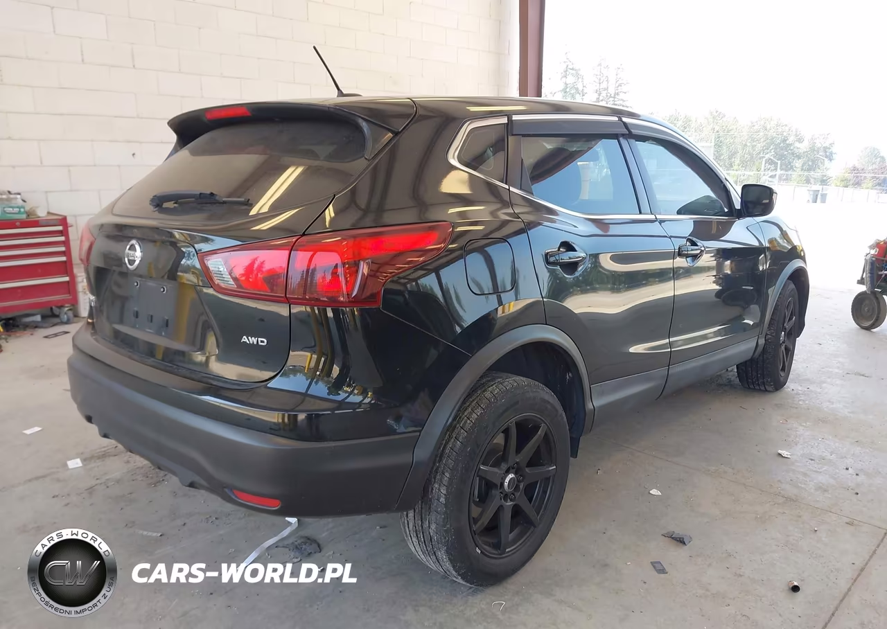 2018 Nissan Rogue Sport S VIN:JN1BJ1CR4JW250302 - 4