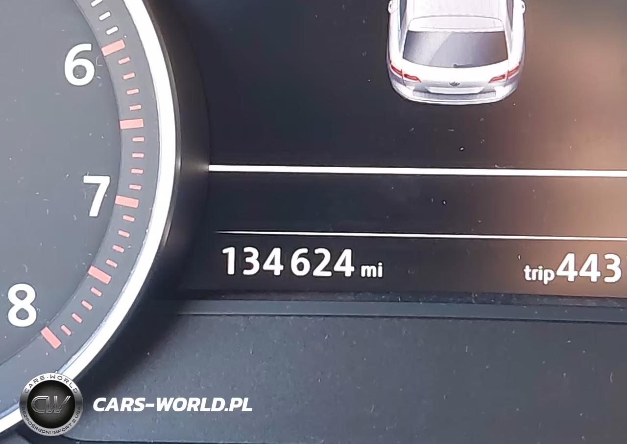 2017 Volkswagen Touareg V6 Wolfsburg Edition VIN:WVGRF7BP3HD000146 - 16
