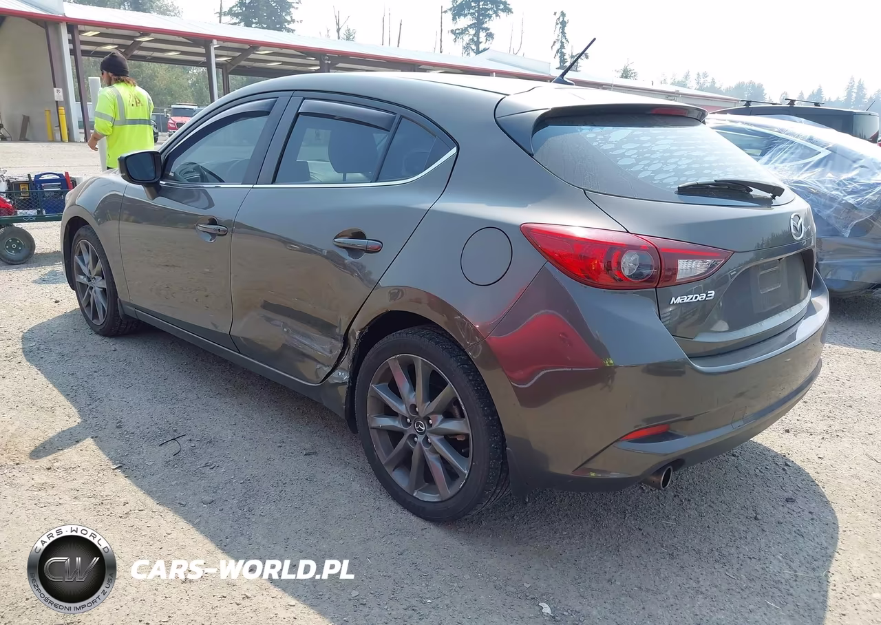 2018 Mazda Mazda3 Touring VIN:3MZBN1L30JM194224 - 3
