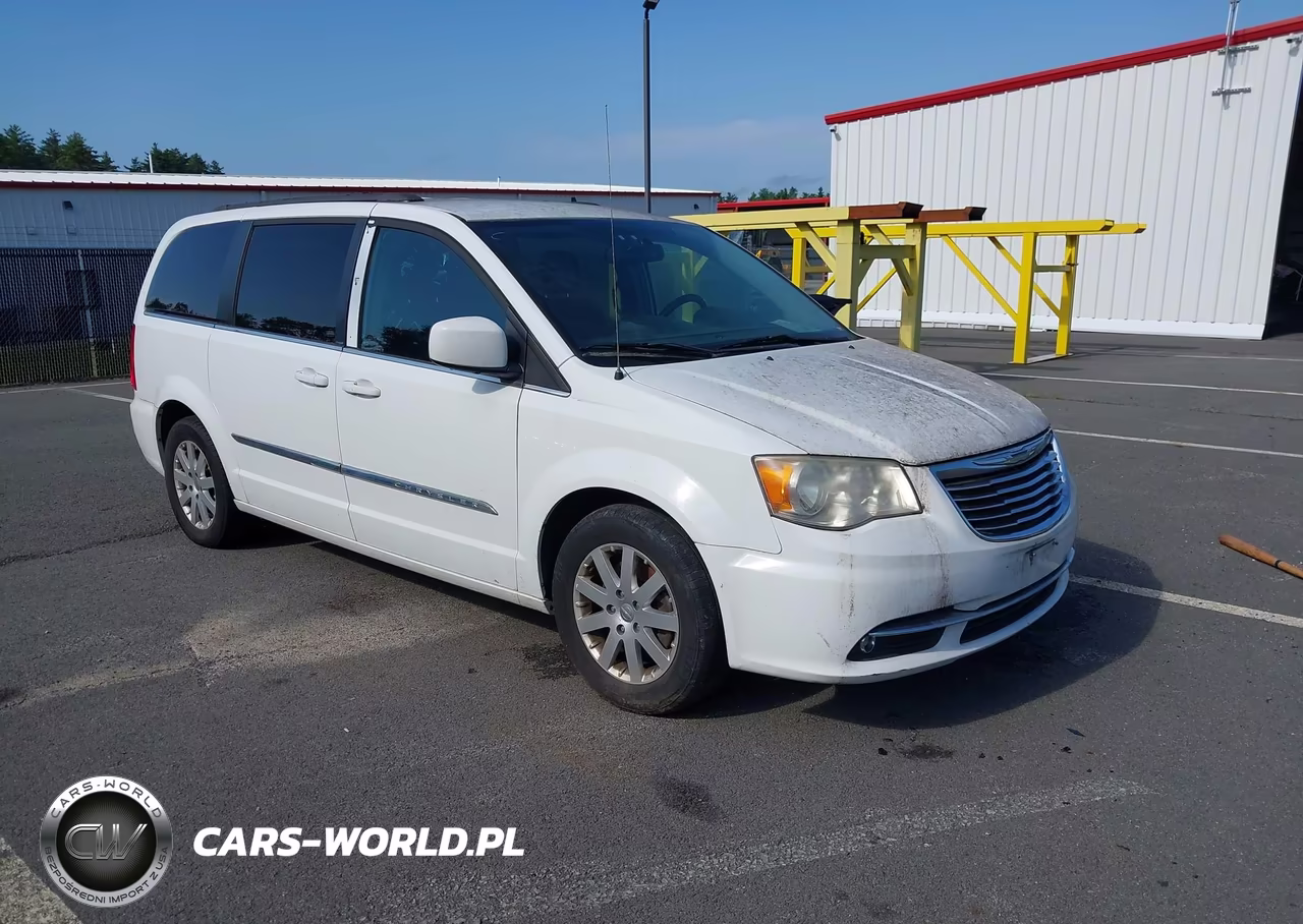 2014 Chrysler Town & Country Touring – zdjęcie 1 z 13
