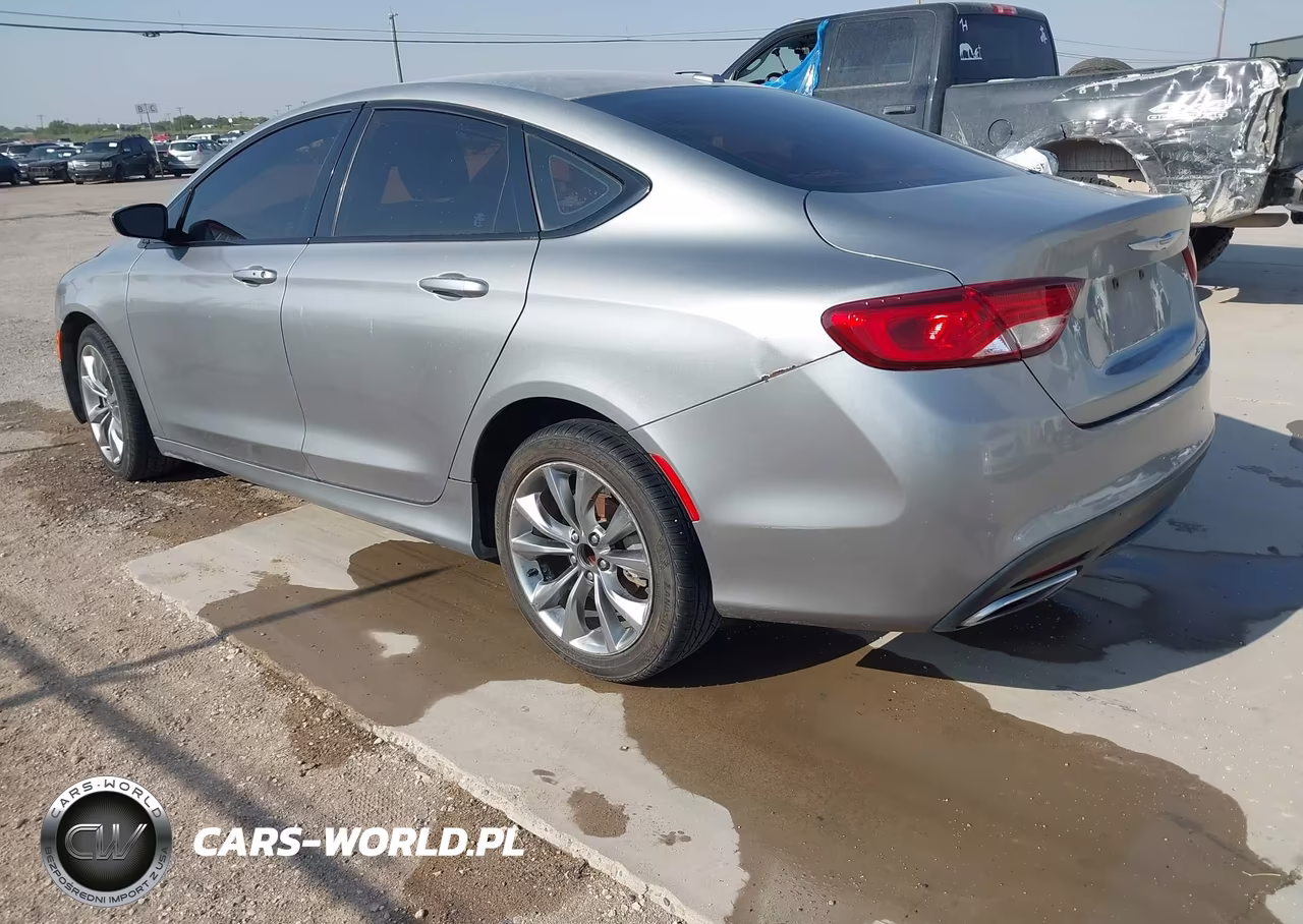 2015 Chrysler 200 S VIN:1C3CCCBB5FN541744 - 3