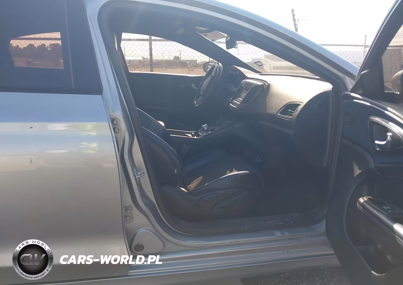 2015 Chrysler 200 S VIN:1C3CCCBB5FN541744 - 5
