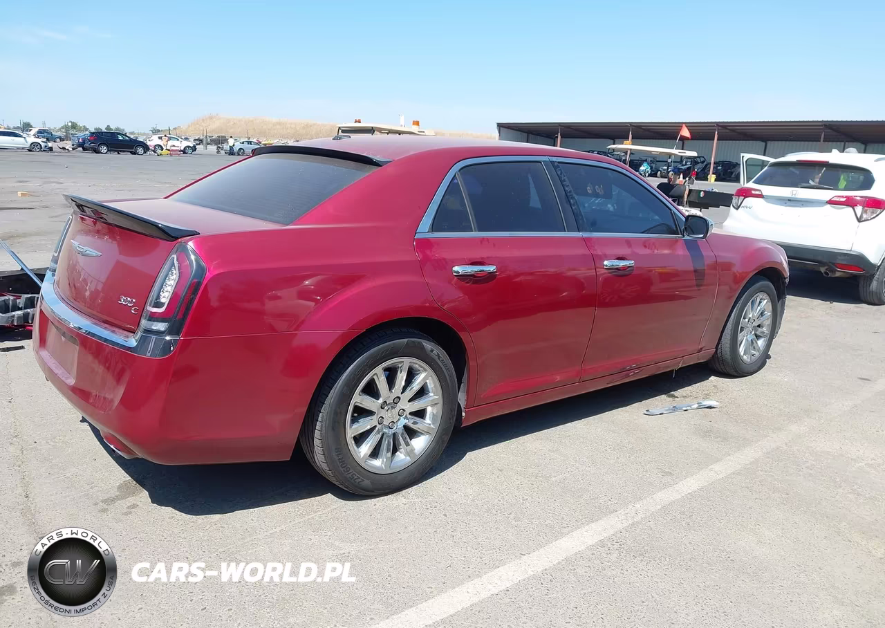 2013 Chrysler 300C VIN:2C3CCAET1DH661622 - 4