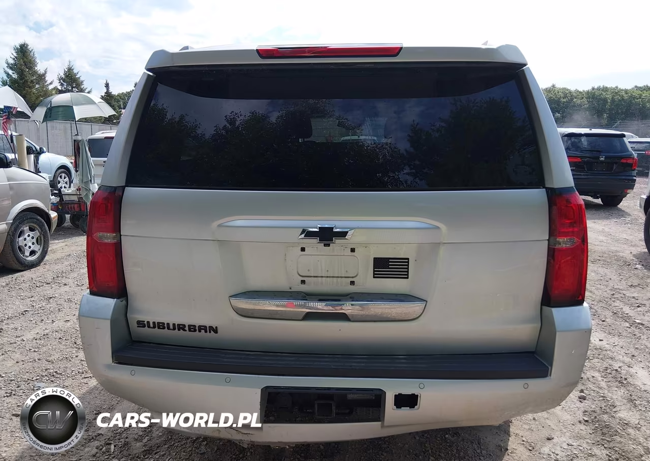 2018 Chevrolet Suburban Lt VIN:1GNSKHKC6JR179836 - 17
