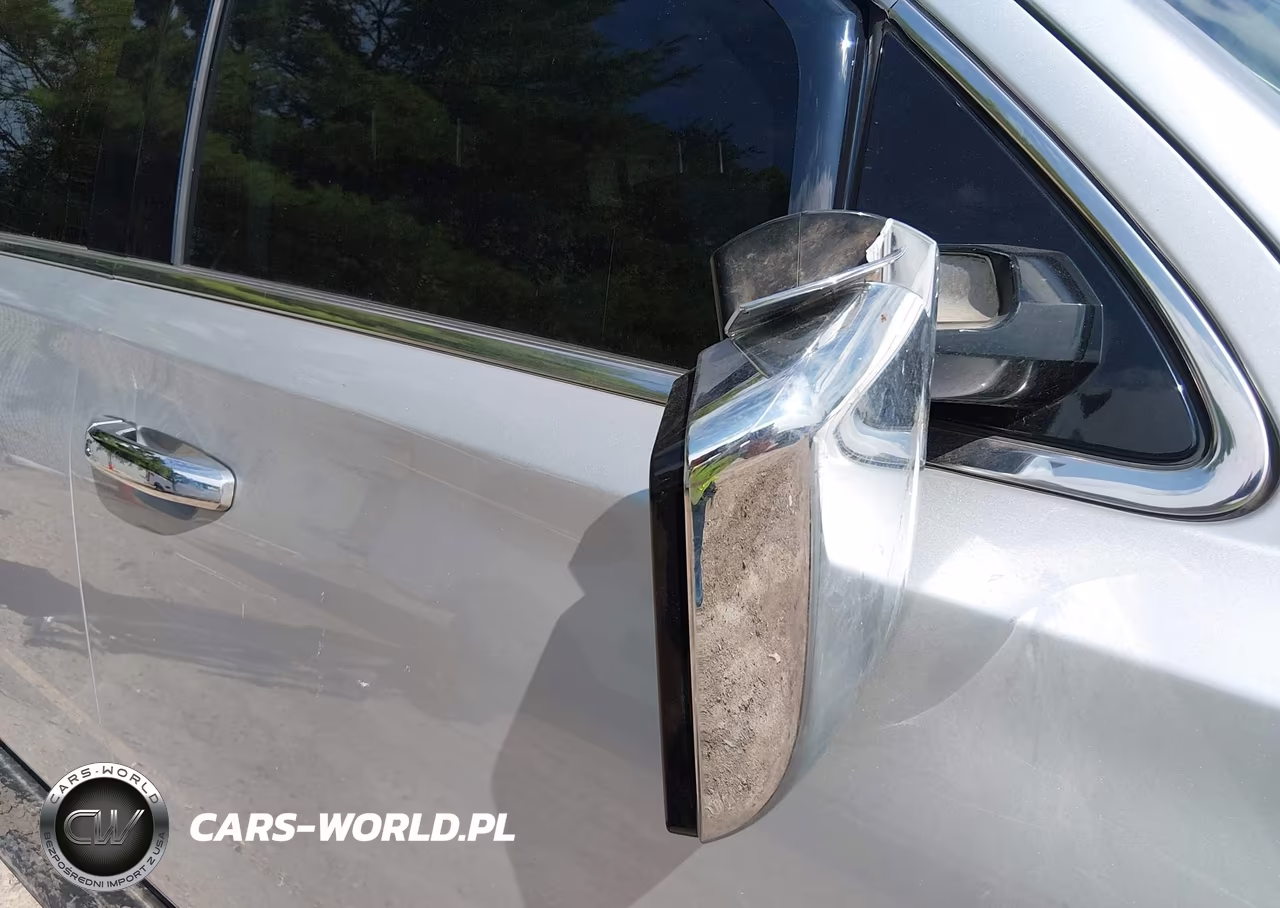 2018 Chevrolet Suburban Lt VIN:1GNSKHKC6JR179836 - 6