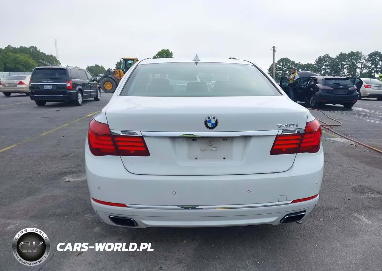 2015 BMW 740I VIN:WBAYA6C52FGK16438 - 16