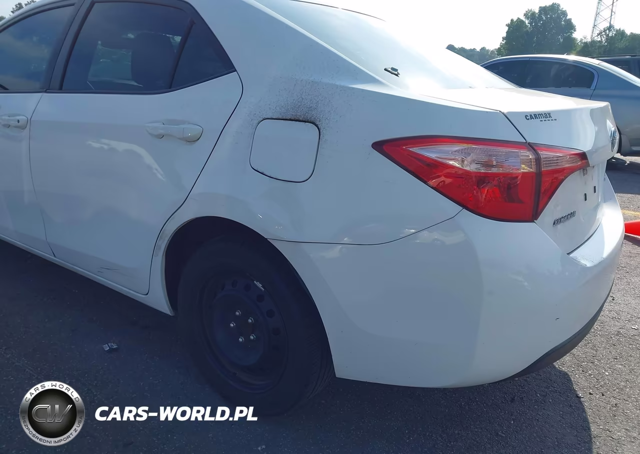 2019 Toyota Corolla Le VIN:2T1BURHE5KC240882 - 17
