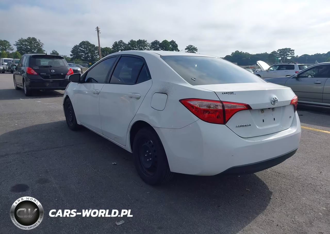 2019 Toyota Corolla Le VIN:2T1BURHE5KC240882 - 3