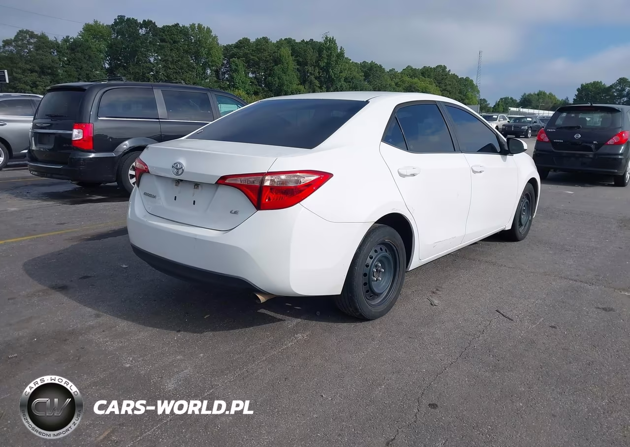 2019 Toyota Corolla Le VIN:2T1BURHE5KC240882 - 4