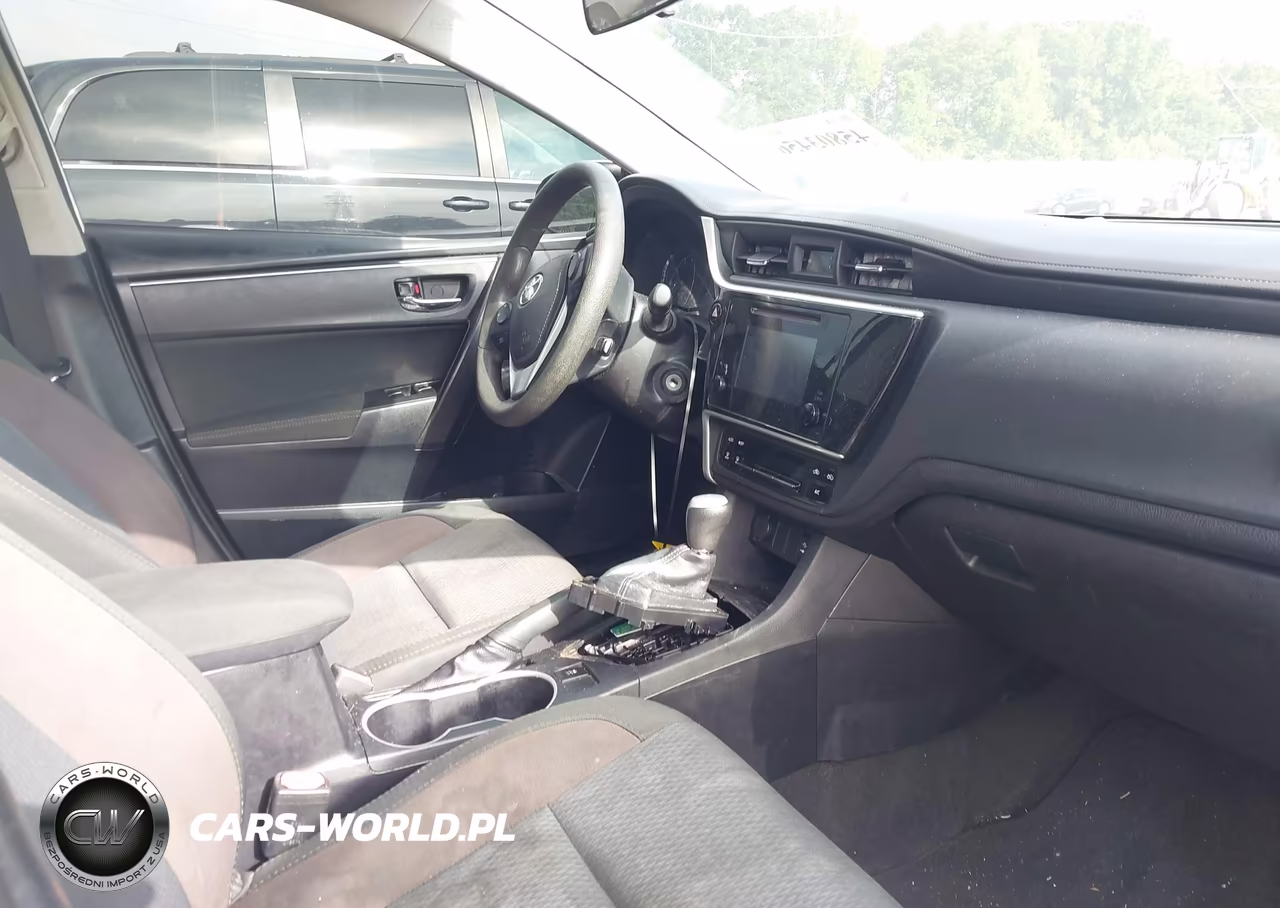 2019 Toyota Corolla Le VIN:2T1BURHE5KC240882 - 5