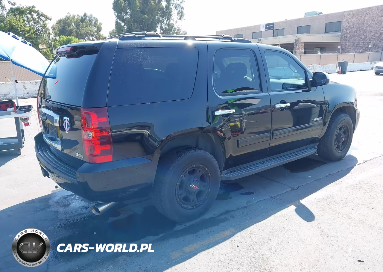 2010 Chevrolet Tahoe Ls VIN:1GNMCAE39AR168256 - 4