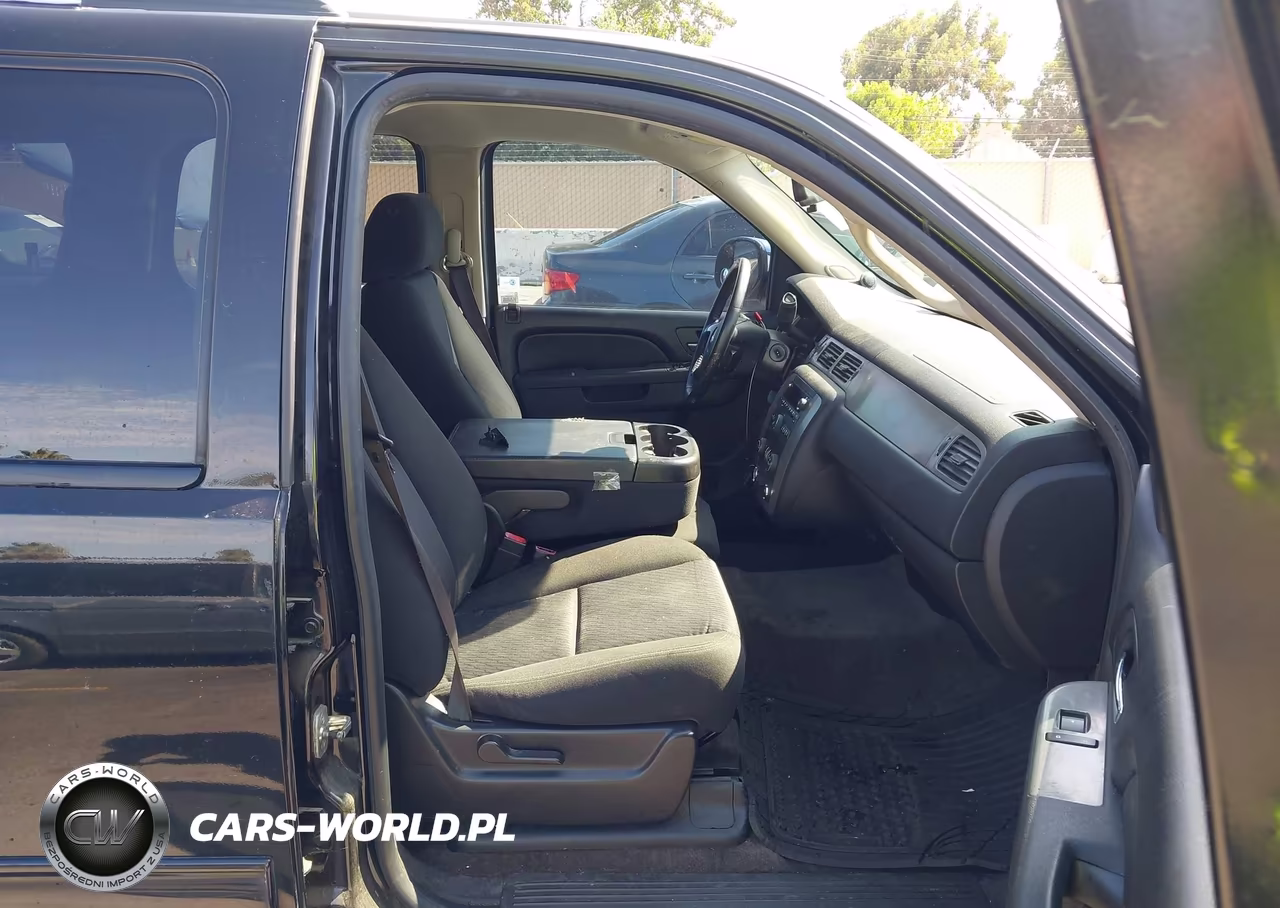 2010 Chevrolet Tahoe Ls VIN:1GNMCAE39AR168256 - 5