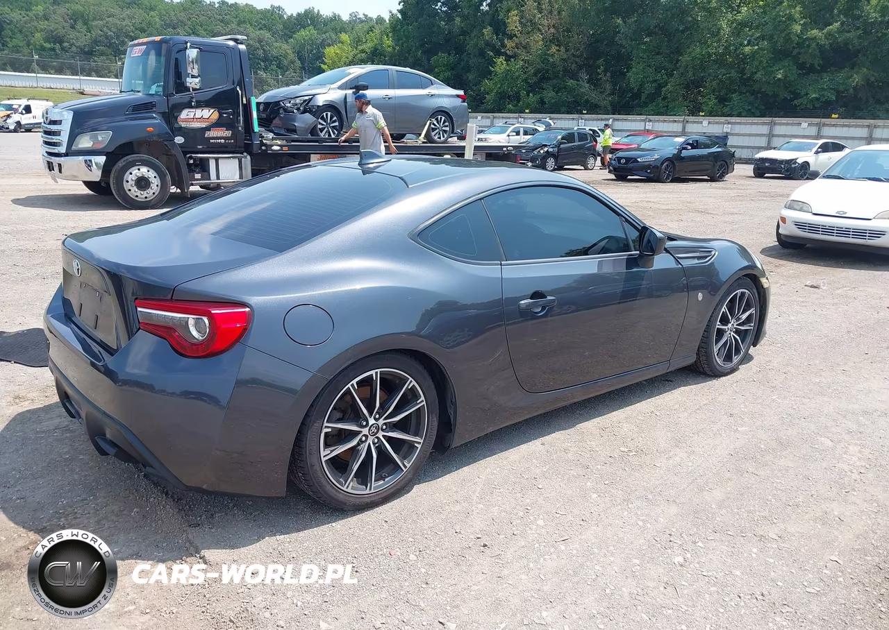 2017 Toyota 86 VIN:JF1ZNAA18H8702320 - 4