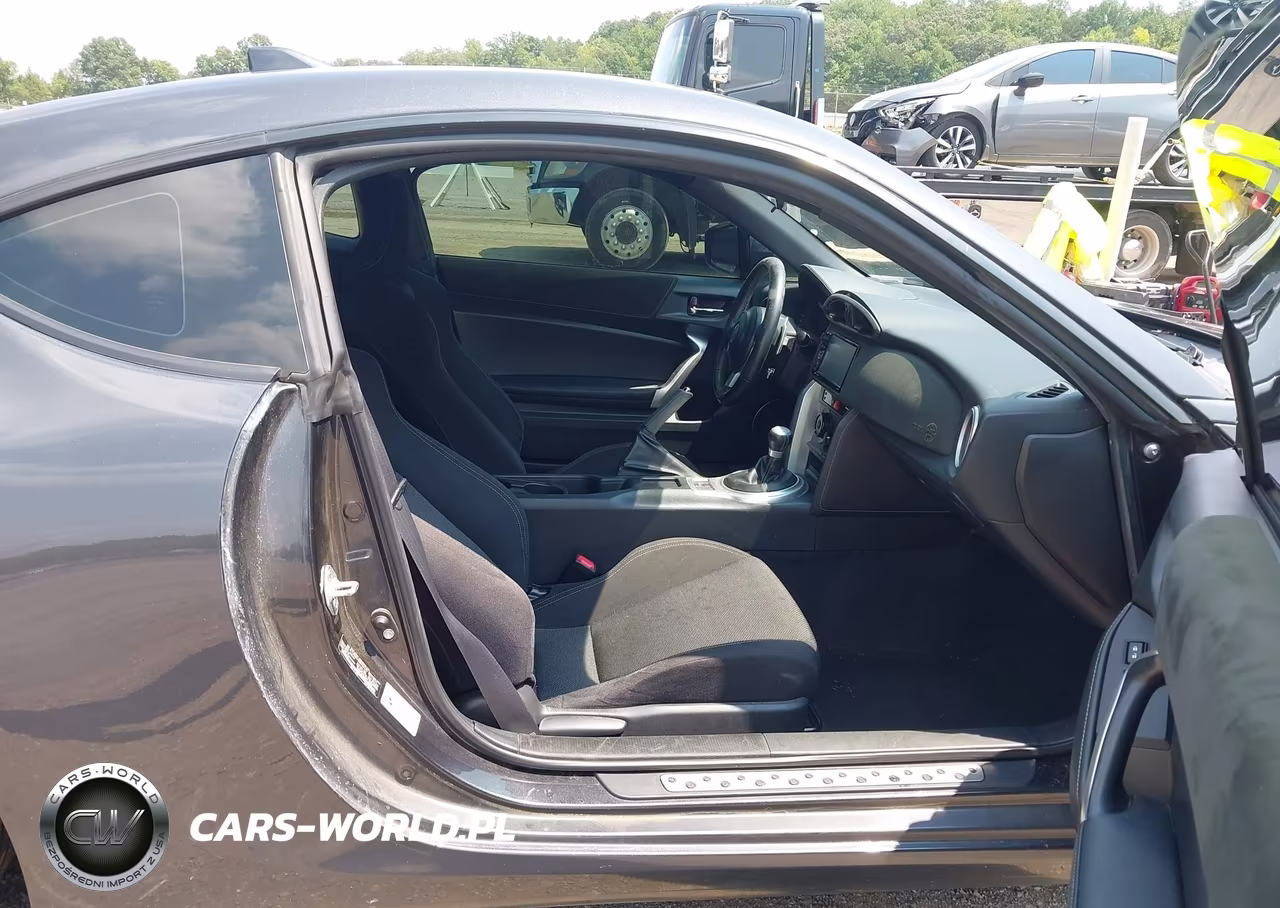 2017 Toyota 86 VIN:JF1ZNAA18H8702320 - 5