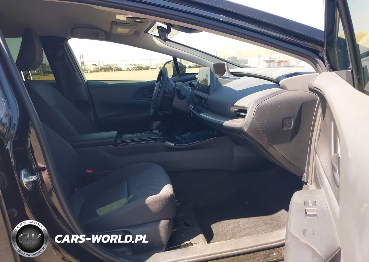 2024 Toyota Prius Le VIN:JTDACAAU3R3030124 - 5