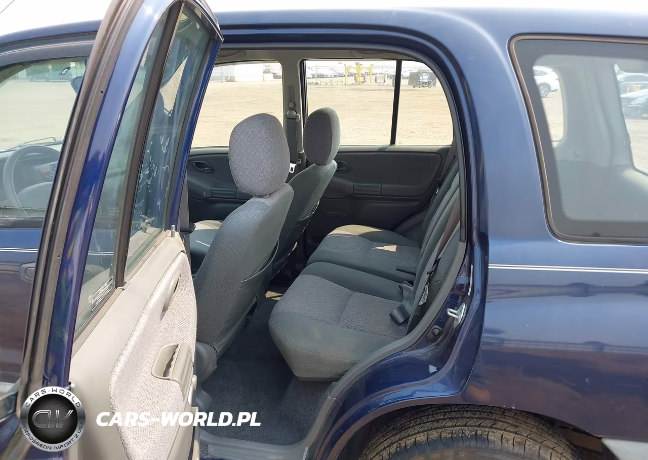 2000 Chevrolet Tracker Hard Top VIN:2CNBJ13C4Y6932279 - 8
