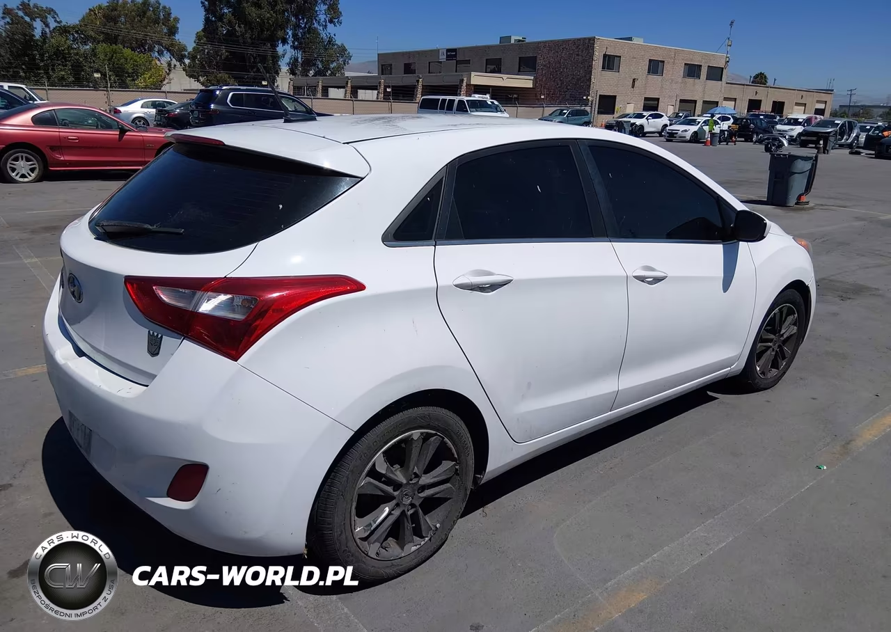2015 Hyundai Elantra Gt VIN:KMHD35LH2FU250652 - 4