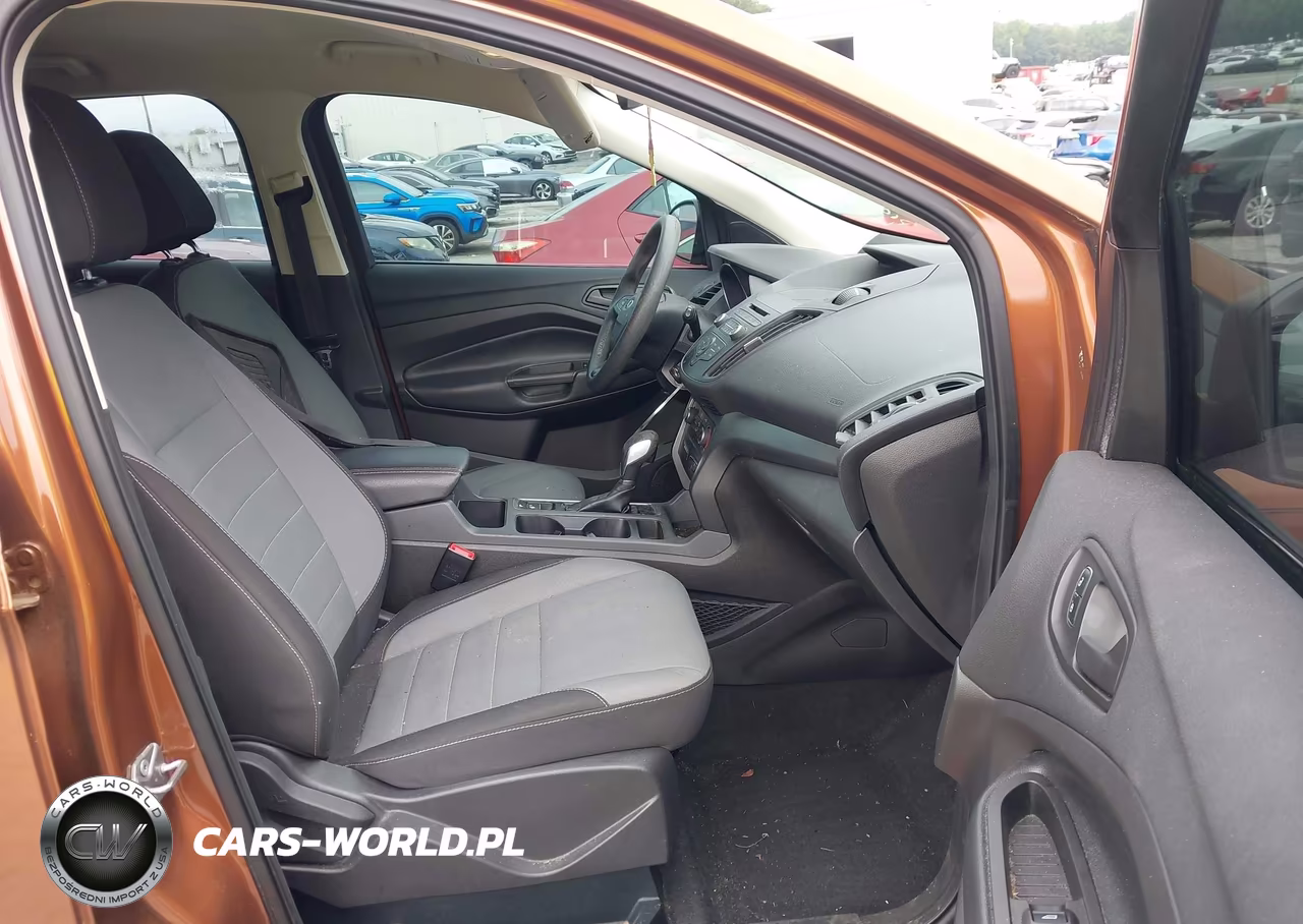2017 Ford Escape S VIN:1FMCU0F76HUD16136 - 5