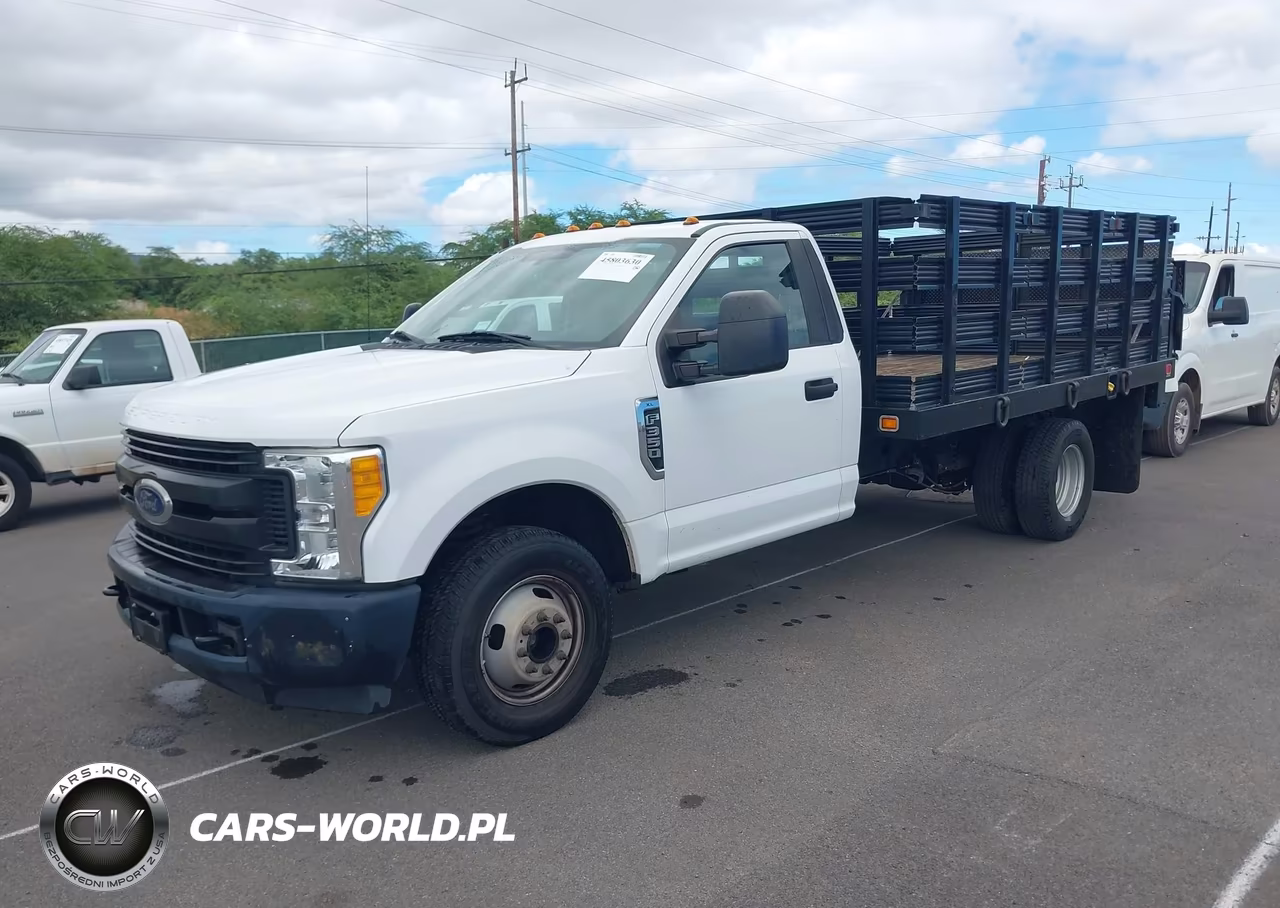 2017 Ford F-350 Chassis Xl VIN:1FDRF3G60HEE51084 - 2