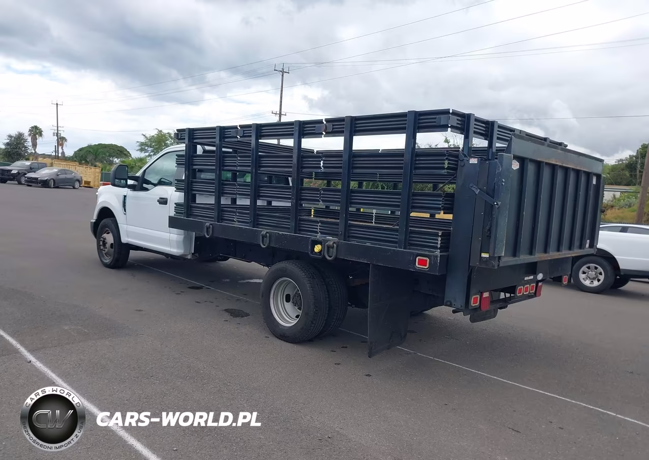 2017 Ford F-350 Chassis Xl VIN:1FDRF3G60HEE51084 - 3