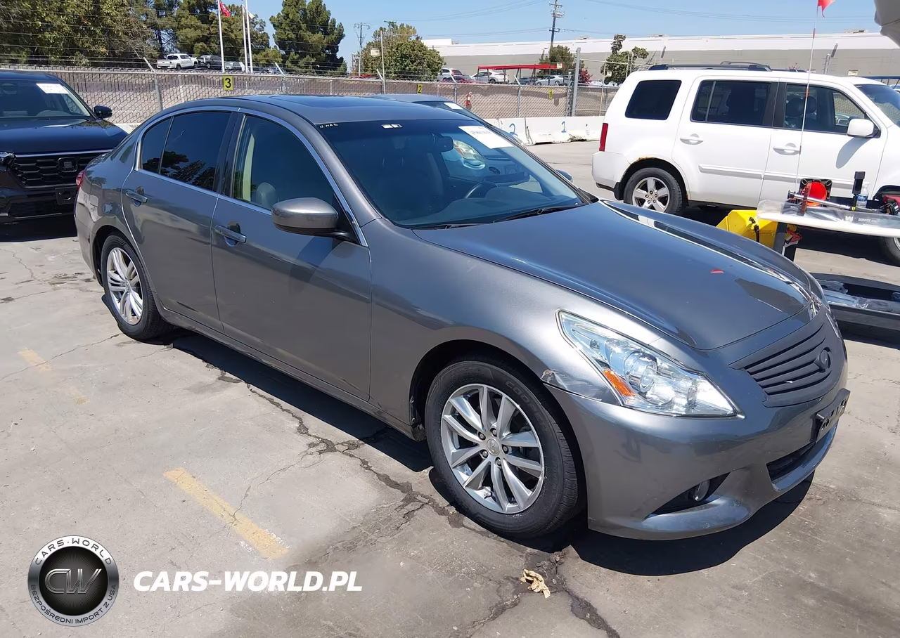 2015 Infiniti Q40 – zdjęcie 1 z 11