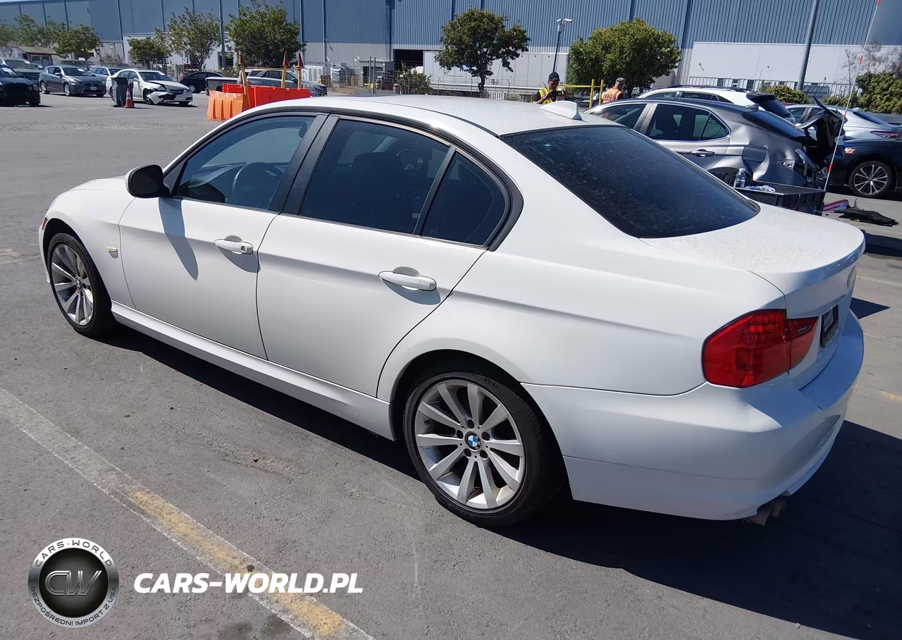 2011 BMW 328I VIN:WBAPH5C58BA448699 - 3