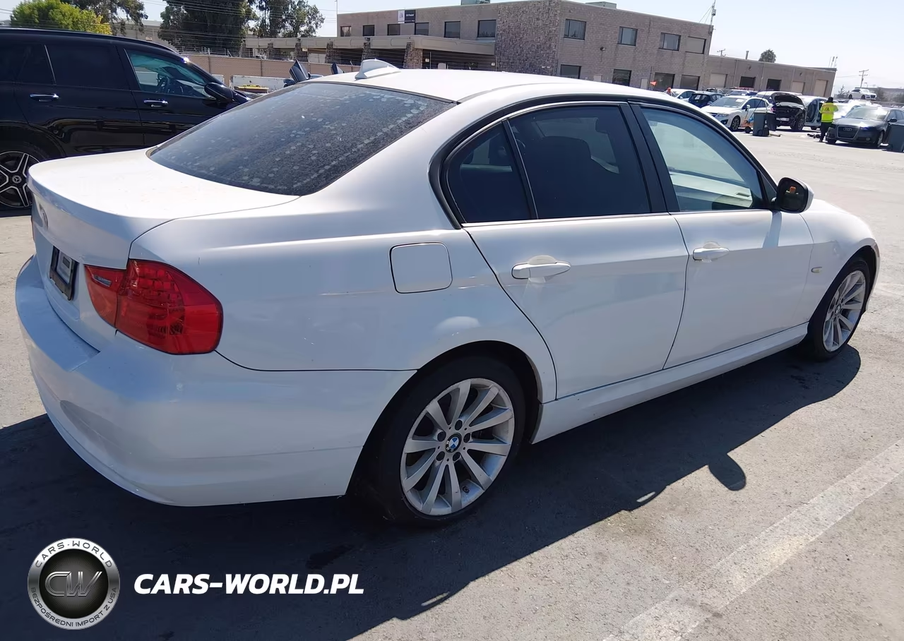 2011 BMW 328I VIN:WBAPH5C58BA448699 - 4