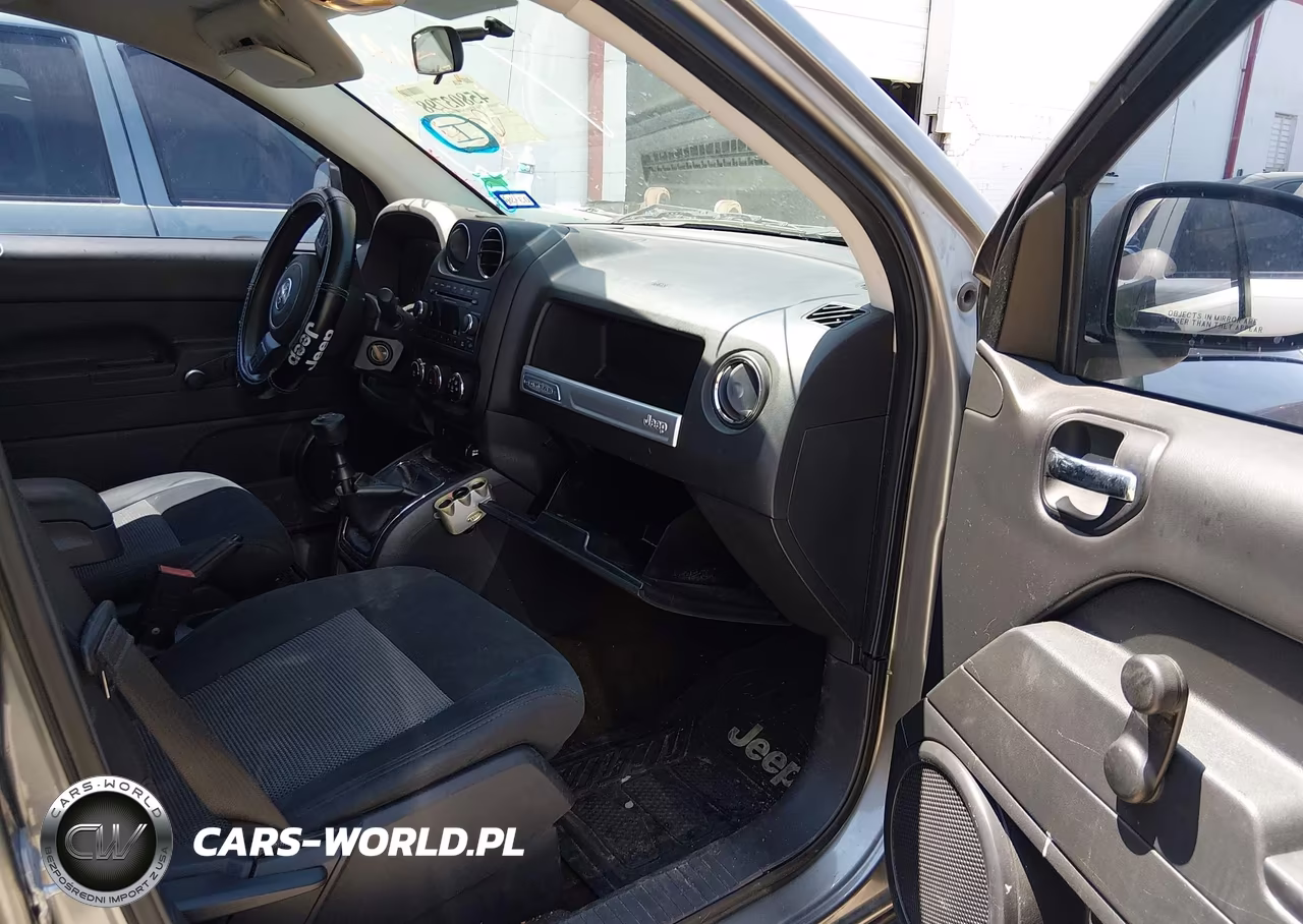 2014 Jeep Compass Sport VIN:1C4NJCBA5ED633023 - 5