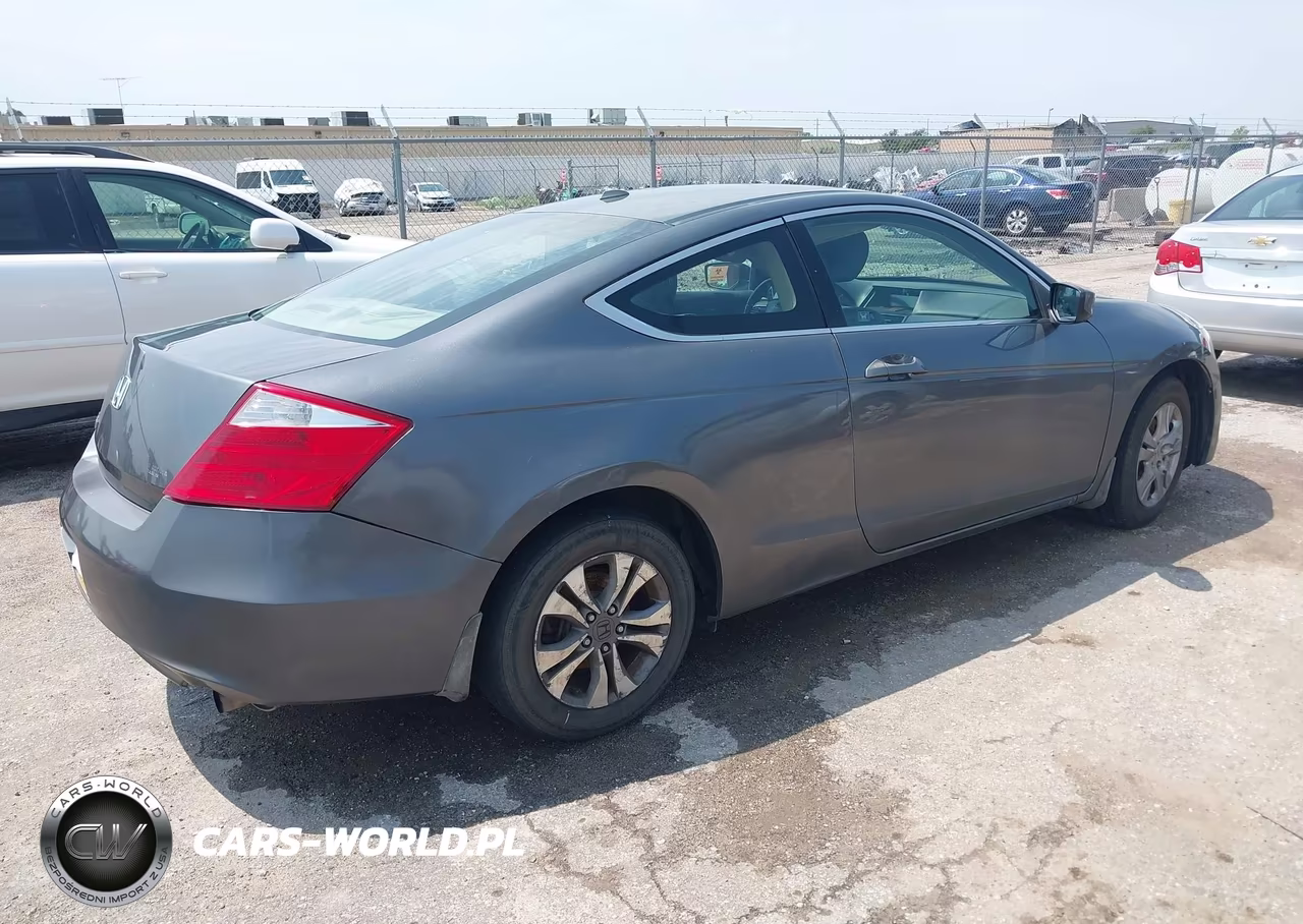 HONDA ACCORD VIN:1HGCS12808A000698 - 4