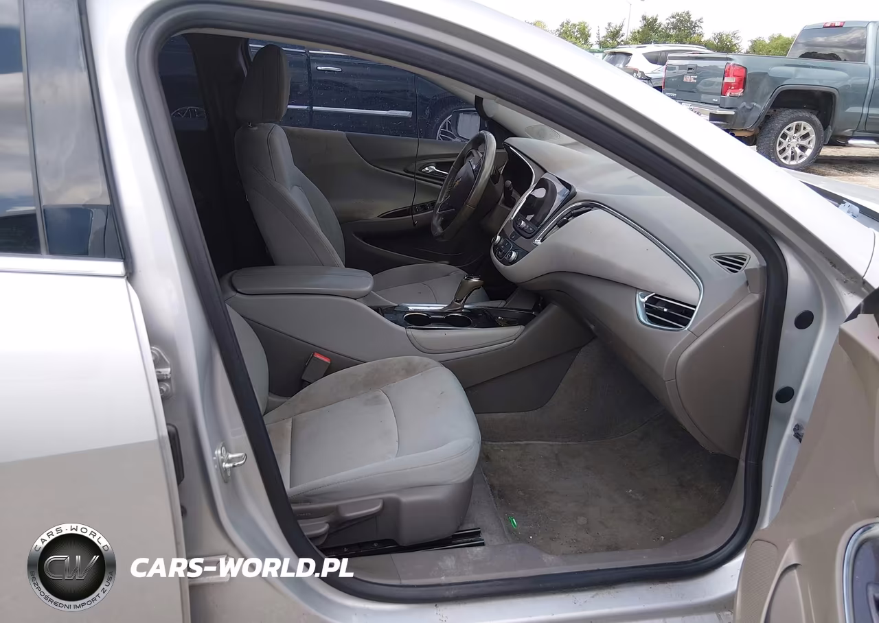 2018 Chevrolet Malibu Lt VIN:1G1ZD5ST8JF108597 - 5