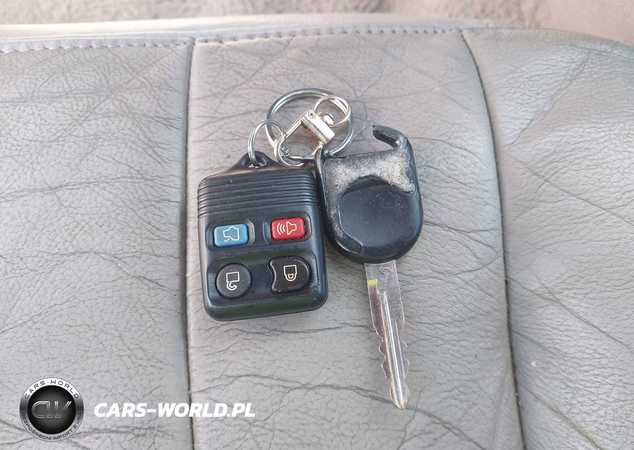2008 Ford Crown Victoria Lx VIN:2FAFP74V98X128549 - 11