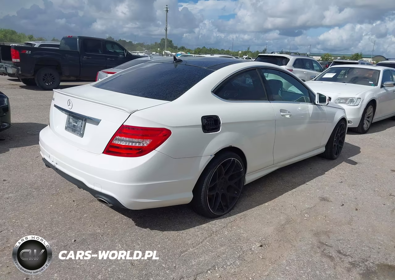 2013 Mercedes-Benz C 350 Sport VIN:WDDGJ5HB9DG091545 - 4