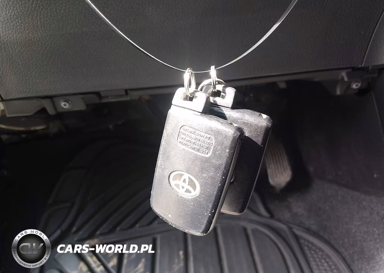 2017 Toyota Rav4 Platinum VIN:2T3DFREV8HW578590 - 11