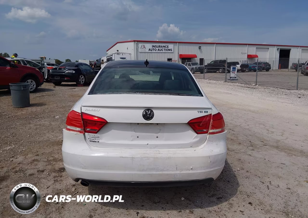 2015 Volkswagen Passat 1.8T Sport VIN:1VWBS7A31FC033131 - 16