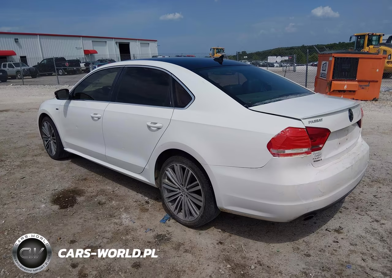 2015 Volkswagen Passat 1.8T Sport VIN:1VWBS7A31FC033131 - 3