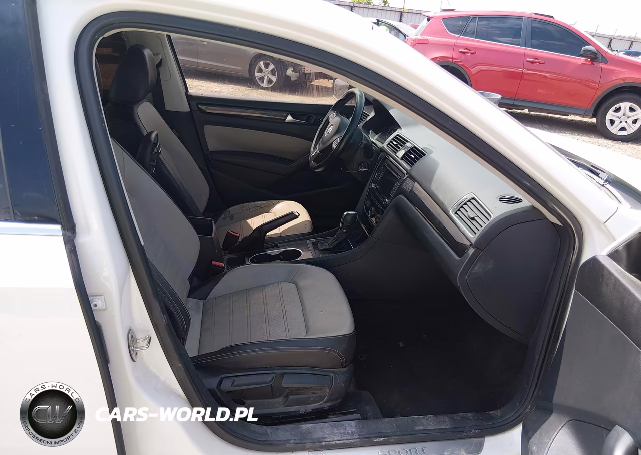 2015 Volkswagen Passat 1.8T Sport VIN:1VWBS7A31FC033131 - 5