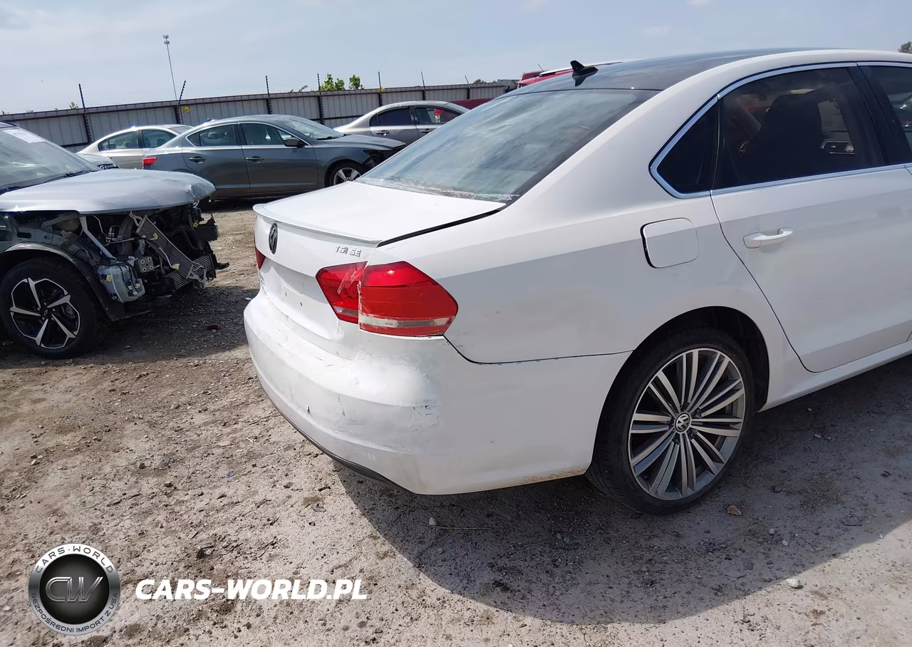 2015 Volkswagen Passat 1.8T Sport VIN:1VWBS7A31FC033131 - 6