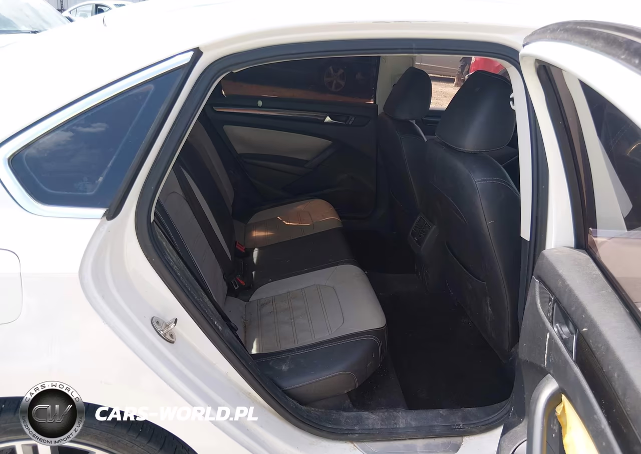 2015 Volkswagen Passat 1.8T Sport VIN:1VWBS7A31FC033131 - 8