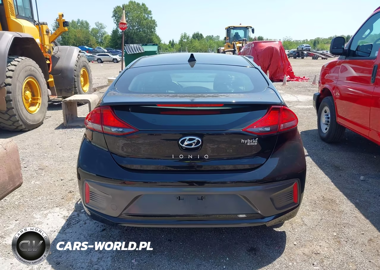 2018 Hyundai Ioniq Hybrid Blue VIN:KMHC65LC4JU075434 - 16