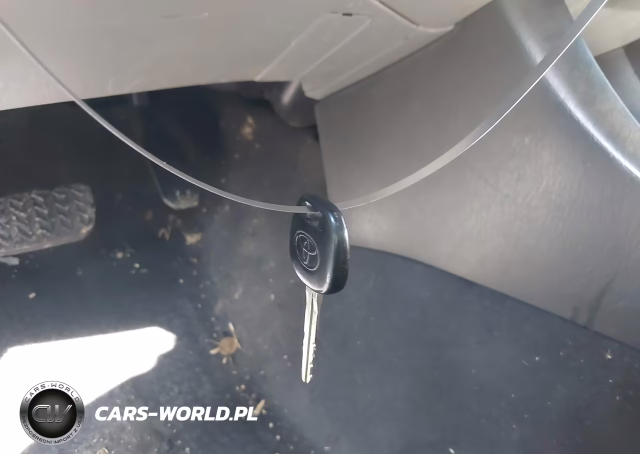 2012 Toyota Tacoma Base V6 VIN:3TMLU4ENXCM084021 - 11